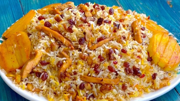 طرز تهیه کشمش پلو مجلسی با مرغ با نکات و انواع روش ها طرز تهیه کشمش پلو مجلسی با مرغ با نکات و انواع روش ها